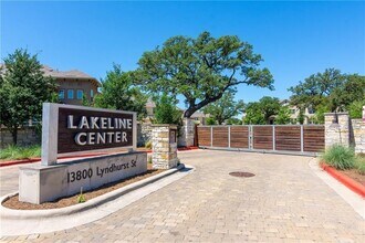 13800 Lyndhurst St in Austin, TX - Building Photo - Building Photo