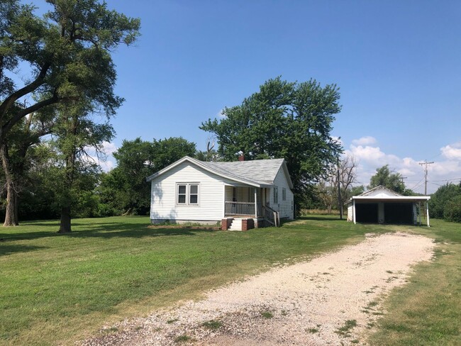 2817 N Waldron St in Hutchinson, KS - Building Photo - Building Photo