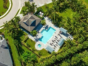 2385 Ariane Dr in Naples, FL - Building Photo - Building Photo