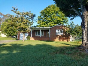 2805 Woodlawn Ave NW in Cleveland, TN - Building Photo - Building Photo
