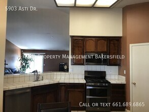 5903 Asti Dr in Bakersfield, CA - Building Photo - Building Photo