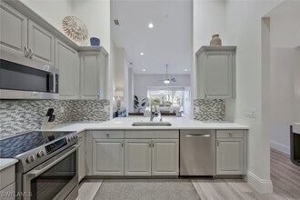 831 Sailaway Ln in Naples, FL - Building Photo - Building Photo