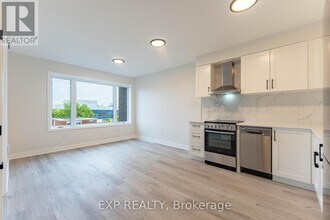 360-360 Lacasse Ave in Ottawa, ON - Building Photo - Building Photo