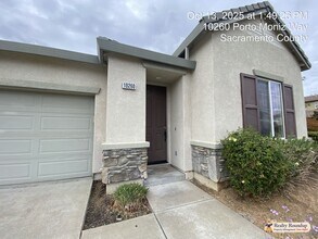 10260 Porto Moniz Way in Elk Grove, CA - Building Photo - Building Photo