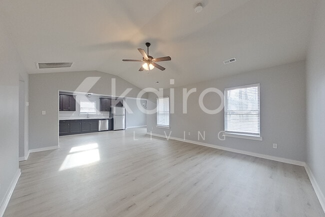 496 Ford Chapel Rd in Harvest, AL - Foto de edificio - Building Photo