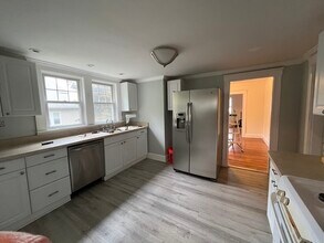 38 Olcott St in Watertown, MA - Building Photo - Building Photo