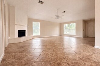 2210 Sunset Trail in Sugar Land, TX - Building Photo - Building Photo