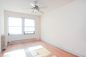 1053 W George St in Chicago, IL - Building Photo - Building Photo