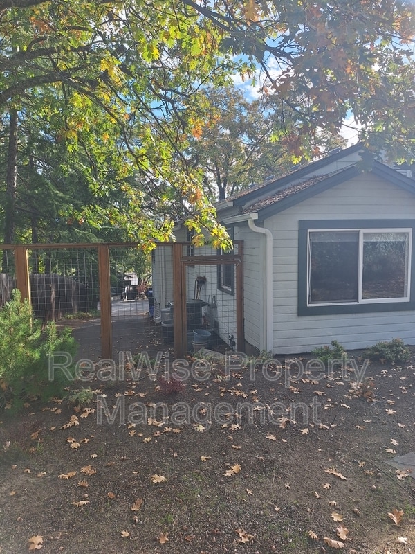 299 Gresham St in Ashland, OR - Building Photo - Building Photo