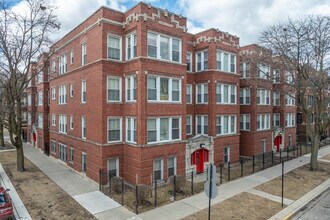6748 S Clyde Ave in Chicago, IL - Building Photo - Building Photo
