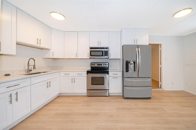 property at 790 Park Ln
