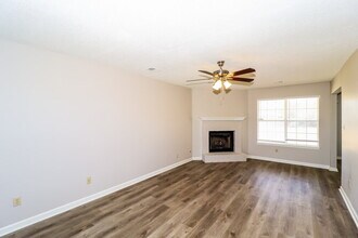 6997 Luxor Ln in Cordova, TN - Building Photo - Building Photo