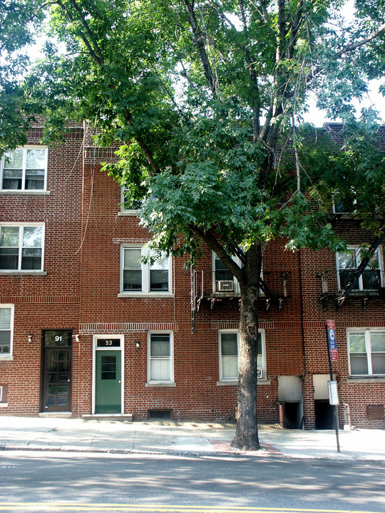 93 E 233rd St in Bronx, NY - Building Photo