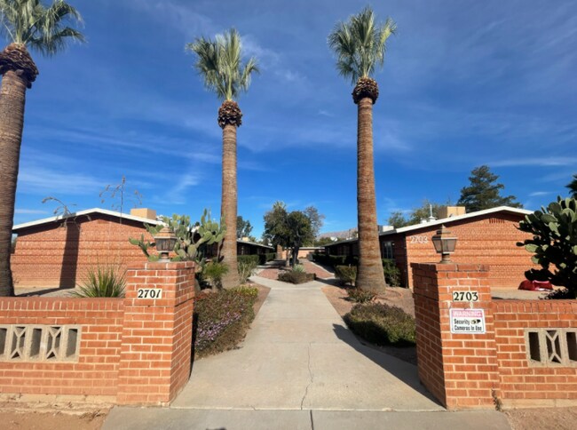 2703 E Copper St in Tucson, AZ - Building Photo - Building Photo