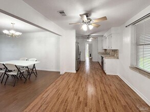 10860 Berryhill Rd in Pensacola, FL - Building Photo - Building Photo