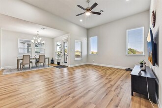 2200 Base Burner Path in Leander, TX - Building Photo - Building Photo