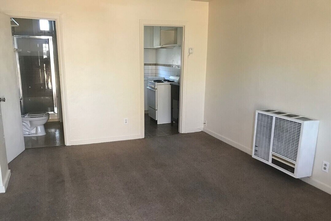 1950 H St in Sparks, NV - Building Photo