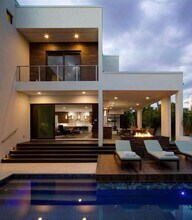 356 Bayview Dr NE in St. Petersburg, FL - Building Photo - Building Photo