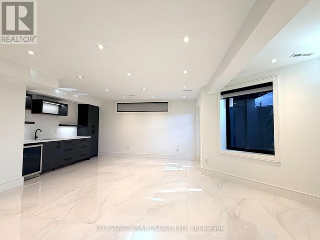 property at 155 Lake Promenade