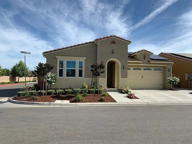 property at 2113 Lombard Ln
