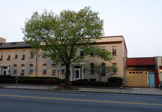 3224 Wisconsin Ave NW in Washington, DC - Building Photo - Building Photo