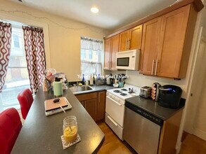 836 Huntington Ave, Unit 1 in Boston, MA - Foto de edificio - Building Photo