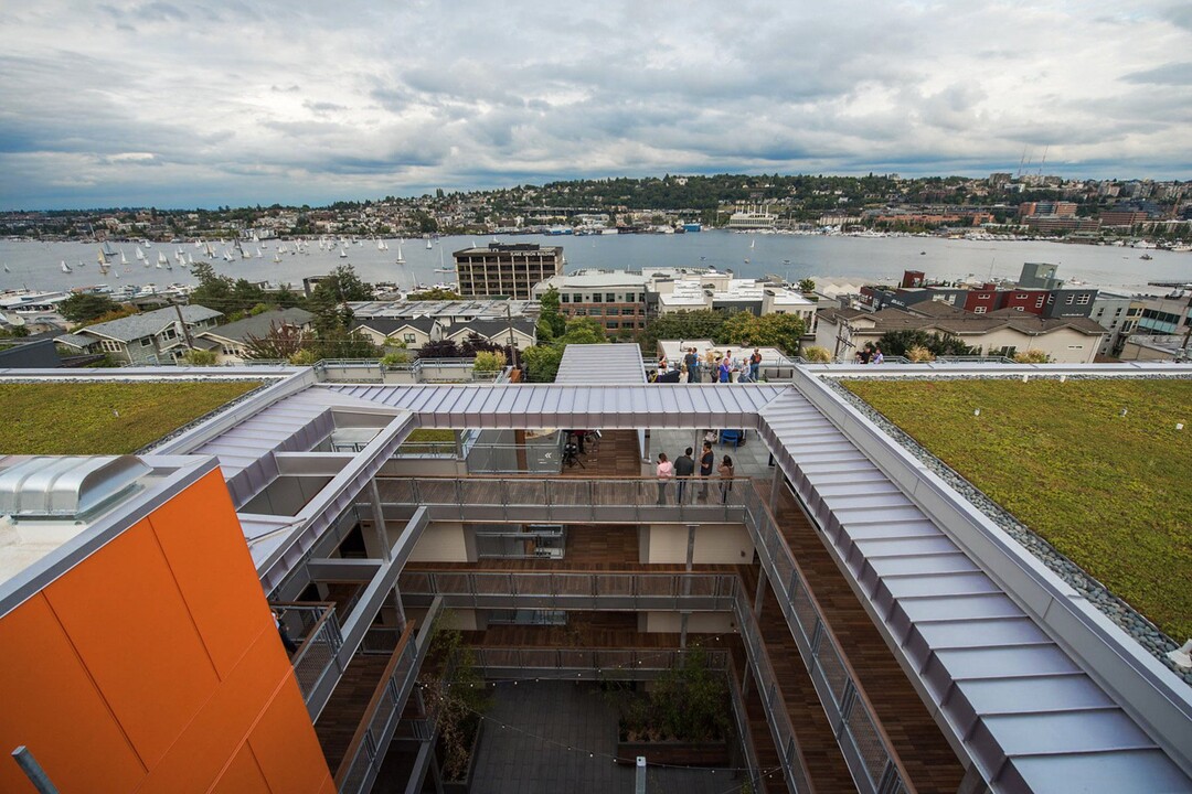 Dexter Hayes in Seattle, WA - Building Photo