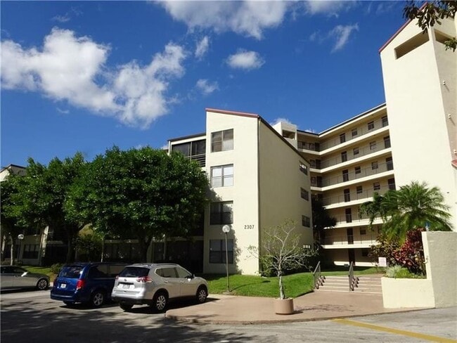 property at 2309 S Cypress Bend Dr