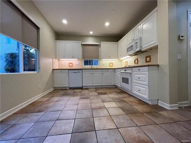 20 Arborside in Irvine, CA - Building Photo - Building Photo