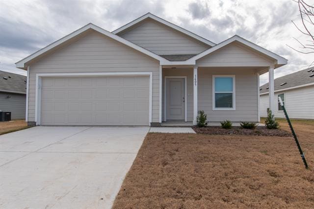 property at 1605 Parlier St