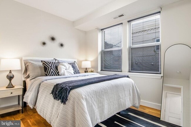 417 18th St NE in Washington, DC - Building Photo - Building Photo