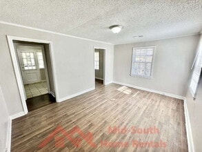 2736 Dunn Ave in Memphis, TN - Building Photo - Building Photo