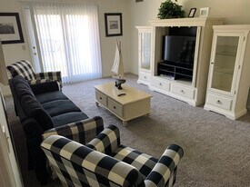 1335 Summit Ave in Oshkosh, WI - Building Photo