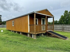 17023 Sledge Rd in Athens, AL - Building Photo