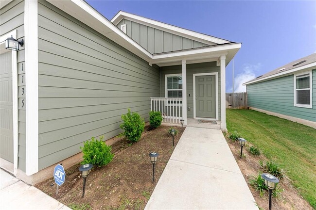 1135 Catfish Ln in Bastrop, TX - Building Photo - Building Photo