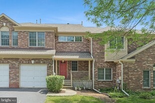 20 Wilkinson Way in Princeton, NJ - Building Photo