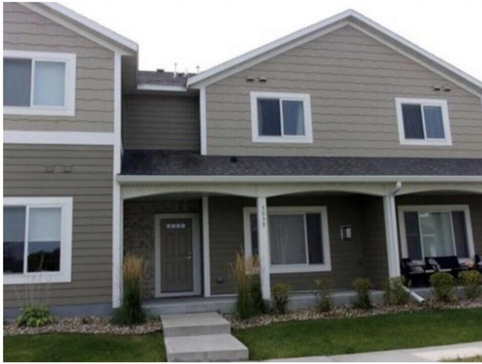 5059 56th St NW in Rochester, MN - Building Photo