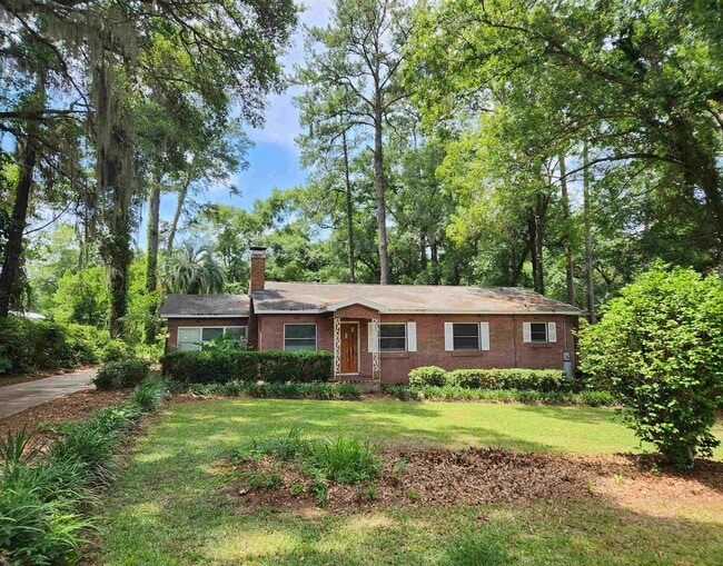 property at 1041 Cherokee Dr