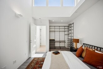 325 Vía La Cumbre in Greenbrae, CA - Building Photo - Building Photo