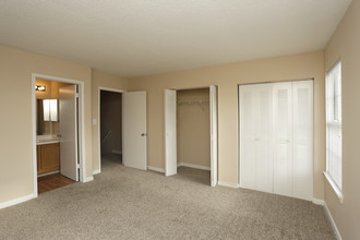 Jamestown Pointe in Greenville, SC - Building Photo - Interior Photo