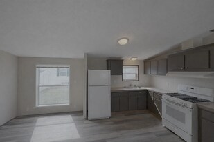 247 Laurel Leah in Oxford, MI - Building Photo