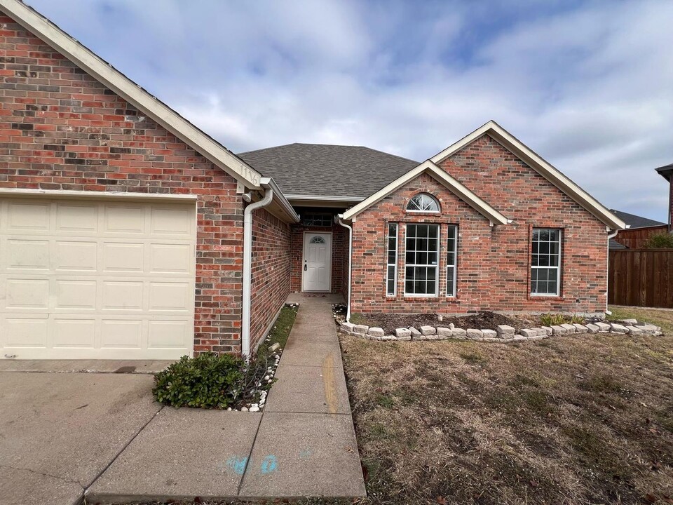 1116 Oak Grove Ln in Royse City, TX - Building Photo