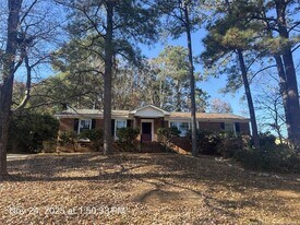 5560 Hedrick Dr in Fayetteville, NC - Building Photo