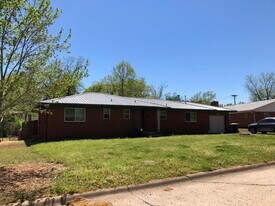 2015 W Arrowhead Dr in Stillwater, OK - Building Photo