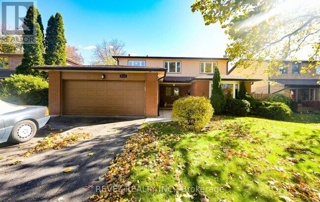 1034 Fredonia Dr in Mississauga, ON - Building Photo - Building Photo