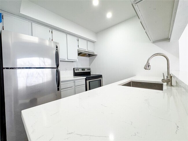 5672 Rock Island Rd, Unit 271 in Tamarac, FL - Building Photo - Building Photo