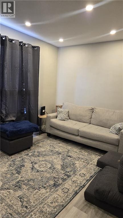 37 Mericourt Rd in Hamilton, ON - Building Photo - Building Photo