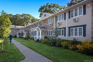 164 Rollstone Ave in West Sayville, NY - Building Photo