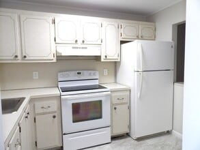 1638 Embassy Dr in West Palm Beach, FL - Foto de edificio - Building Photo