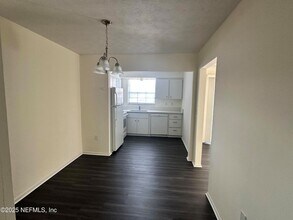5201 Atlantic Blvd, Unit 37 in Jacksonville, FL - Building Photo - Building Photo